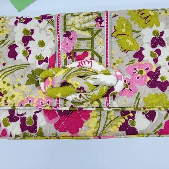 Vera Bradley Knot Just A Clutch Shoulder Bag Make Me Blush Retired Quilted Soft - Picture 3 of 13